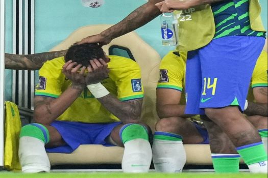  Brazil misses Neymar as Portugal shoots for the World Cup's round of 16