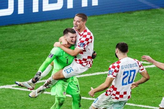 Croatia defeats Japan 3-1 (1-1) on penalties to go to the quarterfinals.
