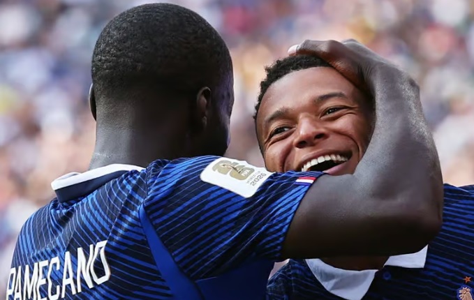 Clinical France cruise past Sweden to top group