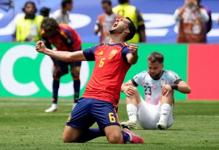 Spain Edge Belgium 2-1 to Reach World Cup Semi-Finals