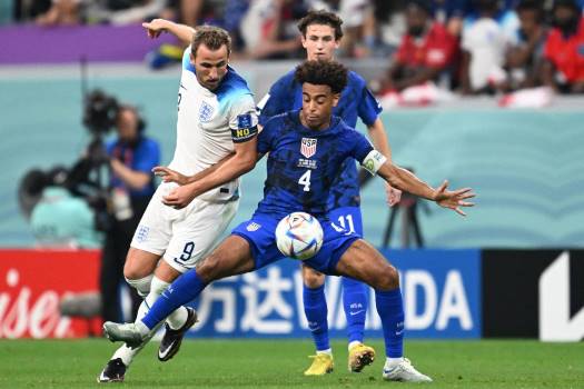England vs USA ends in a draw0-0-For the third consecutive FIFA World Cup, England is unable to defeat team USA.