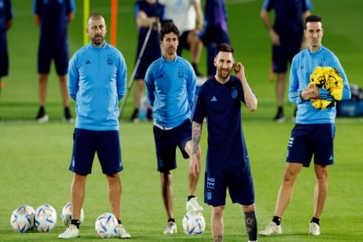 Argentina hopes that Messi can save their World Cup bid.