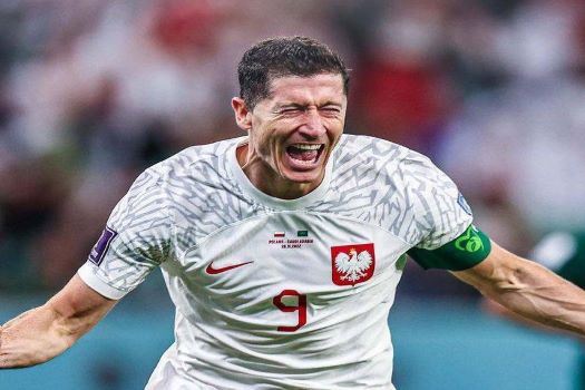 Poland defeats Saudi Arabia 2-0 and takes first place in Group C.
